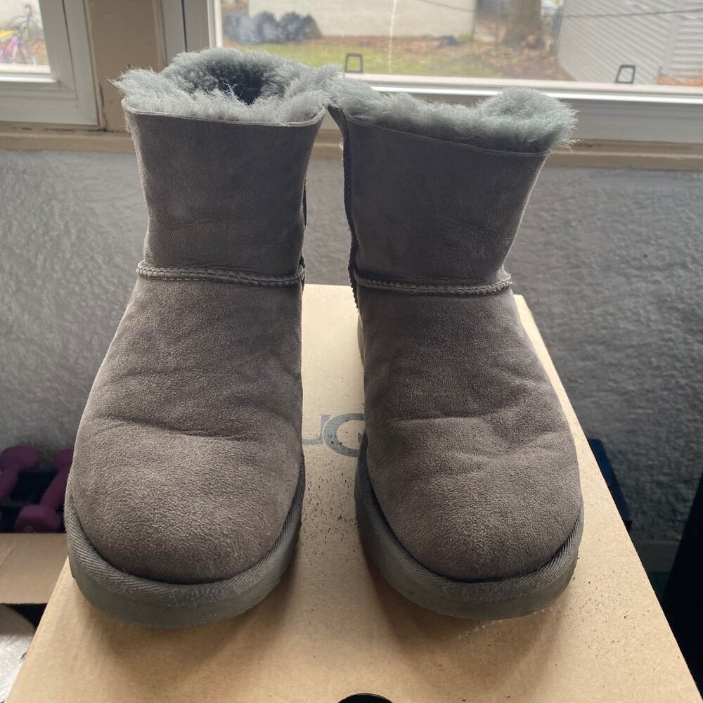 UGG Bailey Bow Boots - Size 7, Gray